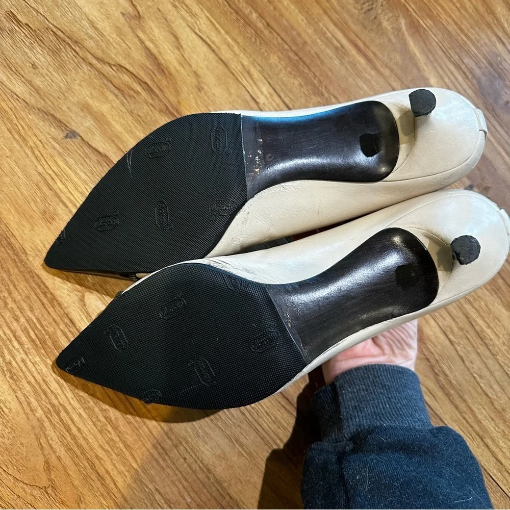 Stuart Weitzman Women’s Two Tone Leather Patent Spectator Kitten Heels Pointed 8